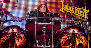 Scott Travis recuerda sus inicios en JUDAS PRIEST y habla de Dave Holland