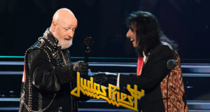 JUDAS PRIEST - Declaraciones en la investidura de Alice Cooper, discurso de Halford, impresiones de Faulkner...