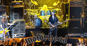 Directo de MOTÖRHEAD. Nuevo disco de UNDEAD y concierto en Guadalajara. Biografía de Desmond Child.