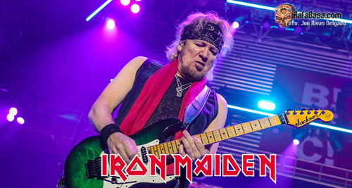 Adrian Smith de IRON MAIDEN