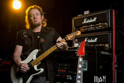 Adrian Smith recuerda al productor de IRON MAIDEN Martin Birch