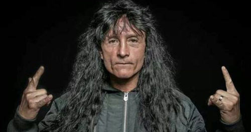 Joey Belladonna video multicámara interpretando "Holy Diver" de DIO