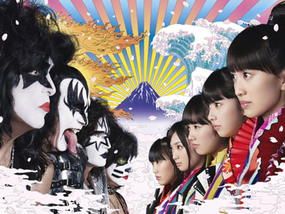  KISS y MOMOIRO CLOVER Z