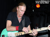  Billy Sheehan - Foto: Carlos Oliver