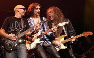 Satriani, Vai e Yngwie en el G3. Foto:  Tom Hood 